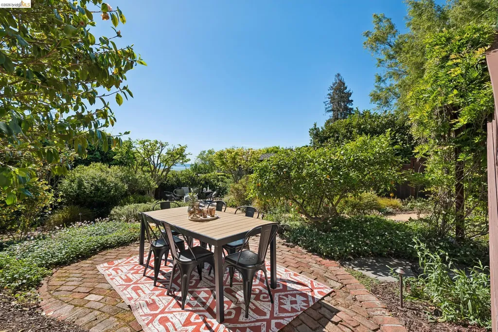 938 San Benito Road Berkeley CA 94707