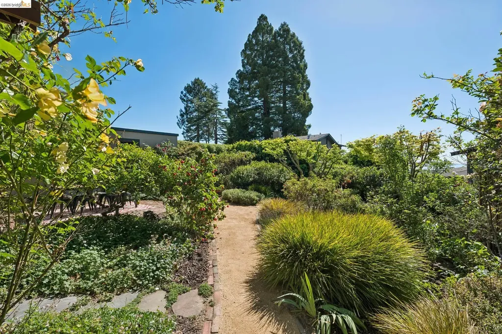 938 San Benito Road Berkeley CA 94707