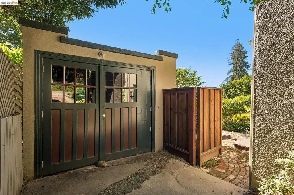 938 San Benito Road Berkeley CA 94707