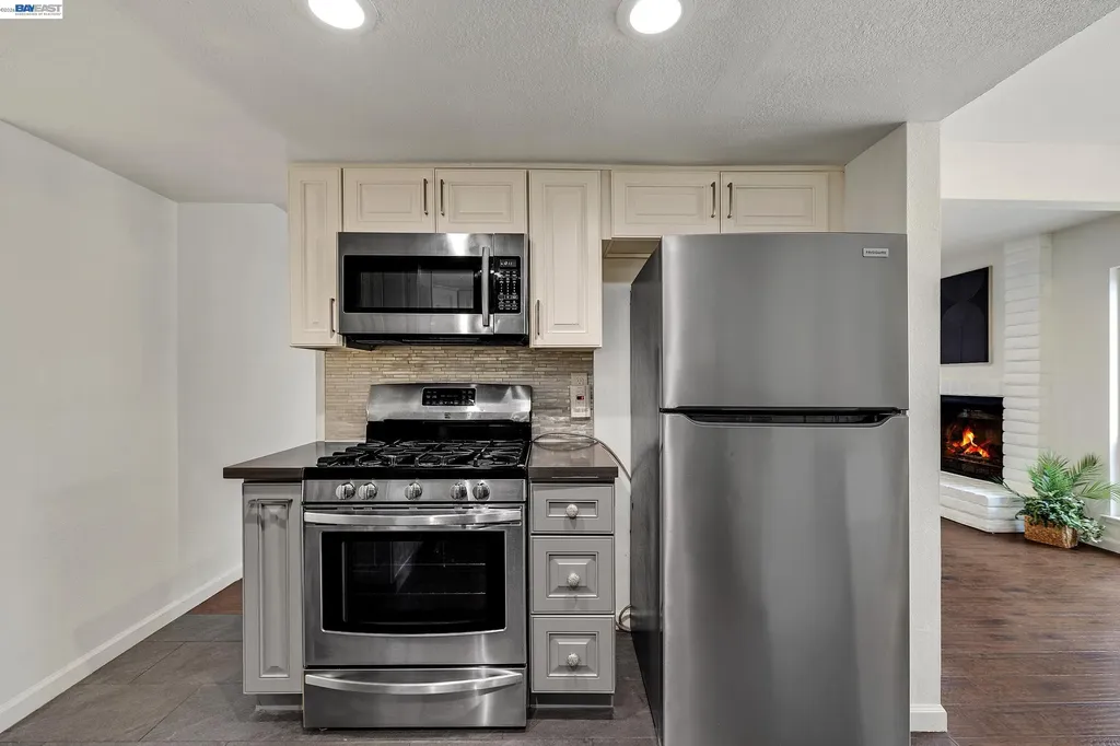 34246 Arizona Street Union City CA 94587
