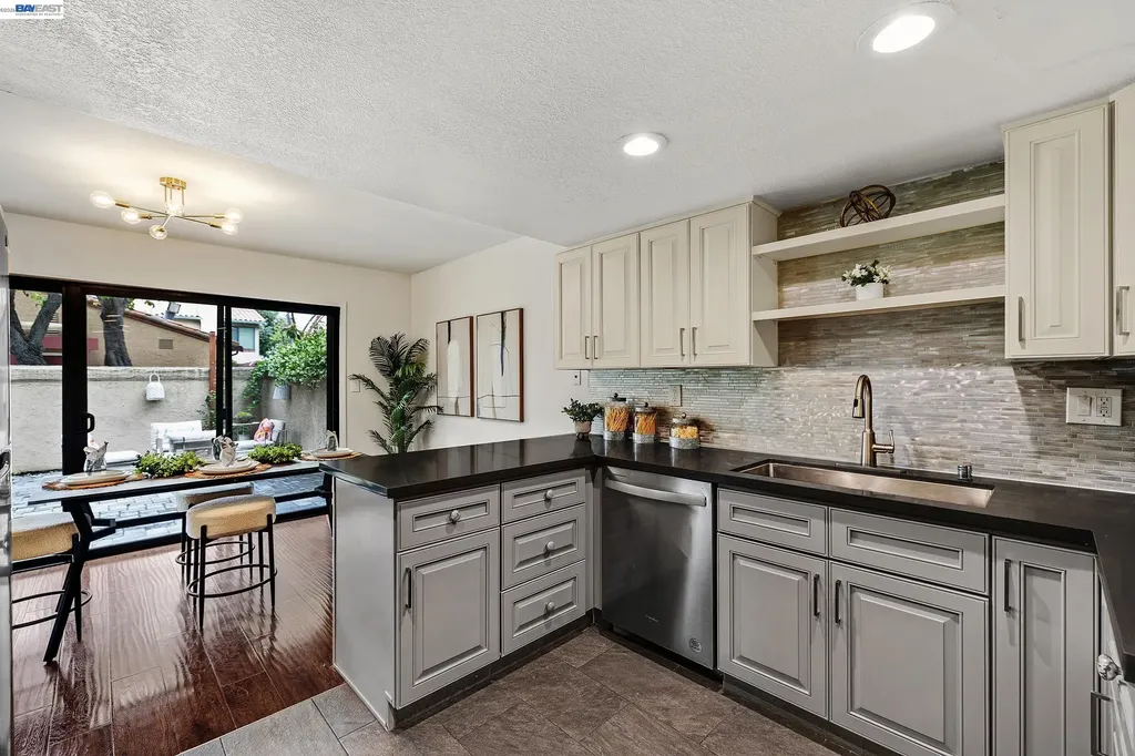 34246 Arizona Street Union City CA 94587