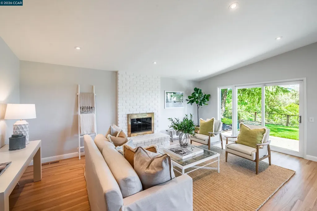 11 Dale Court Lafayette CA 94595