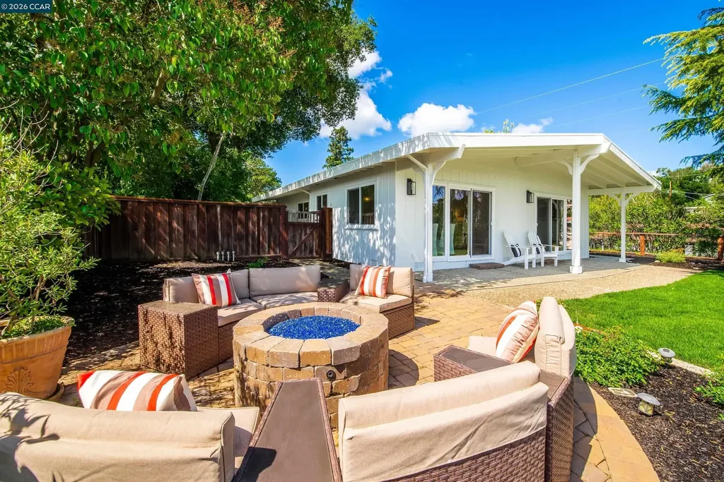 11 Dale Court Lafayette CA 94595