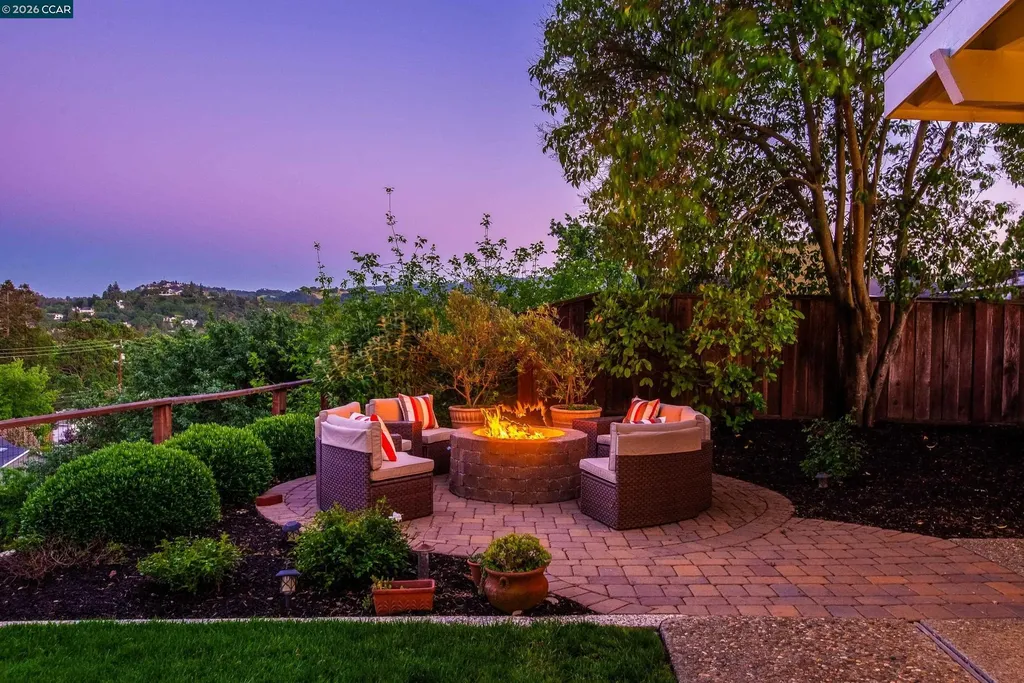 11 Dale Court Lafayette CA 94595
