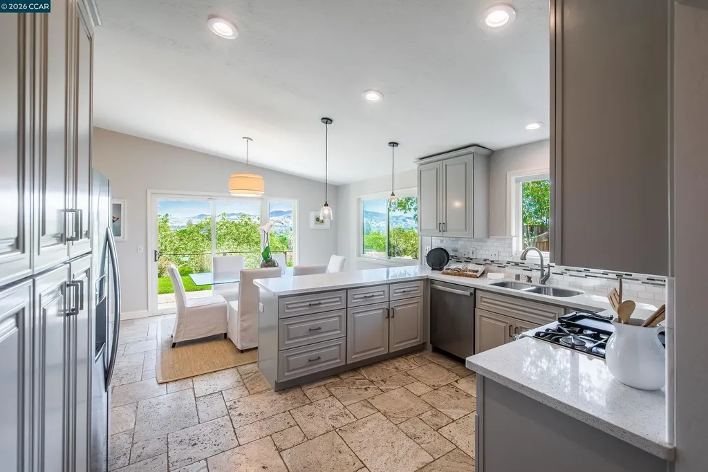 11 Dale Court Lafayette CA 94595