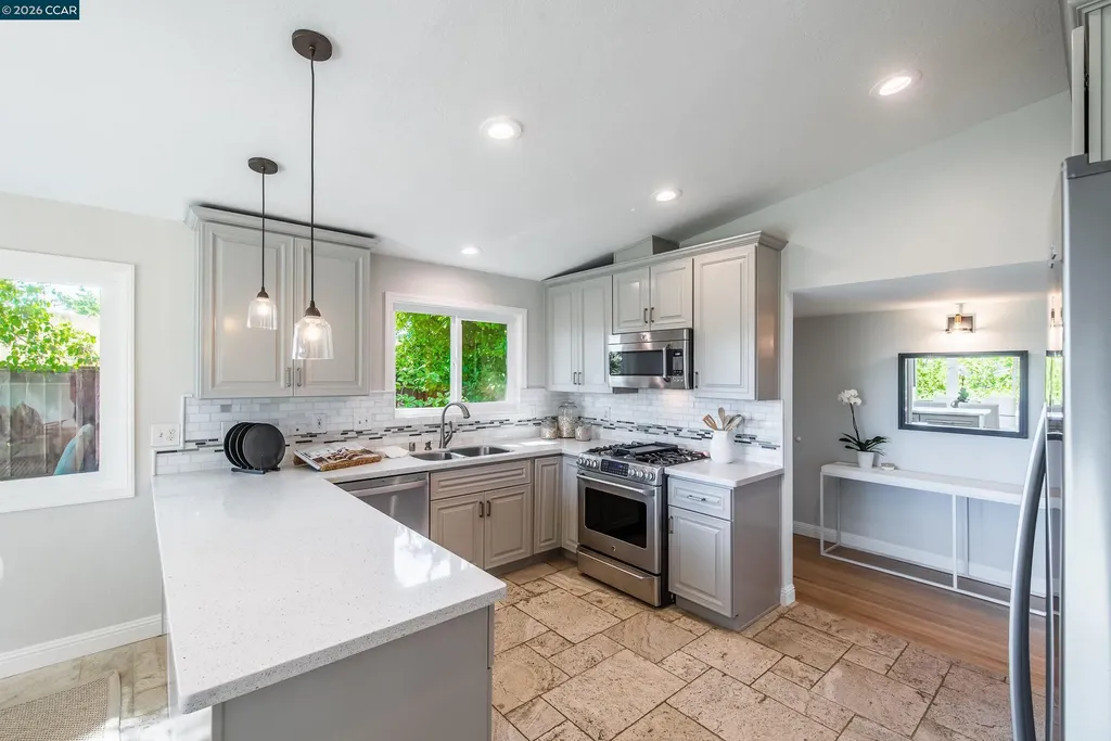 11 Dale Court Lafayette CA 94595