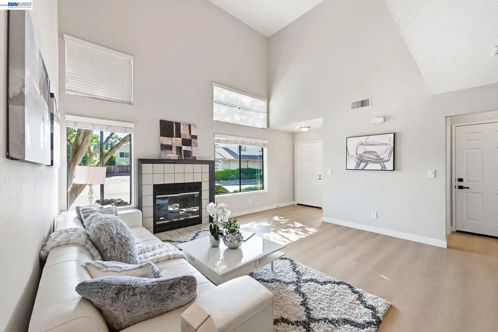 678 Saddleback Terrace Fremont CA 94536