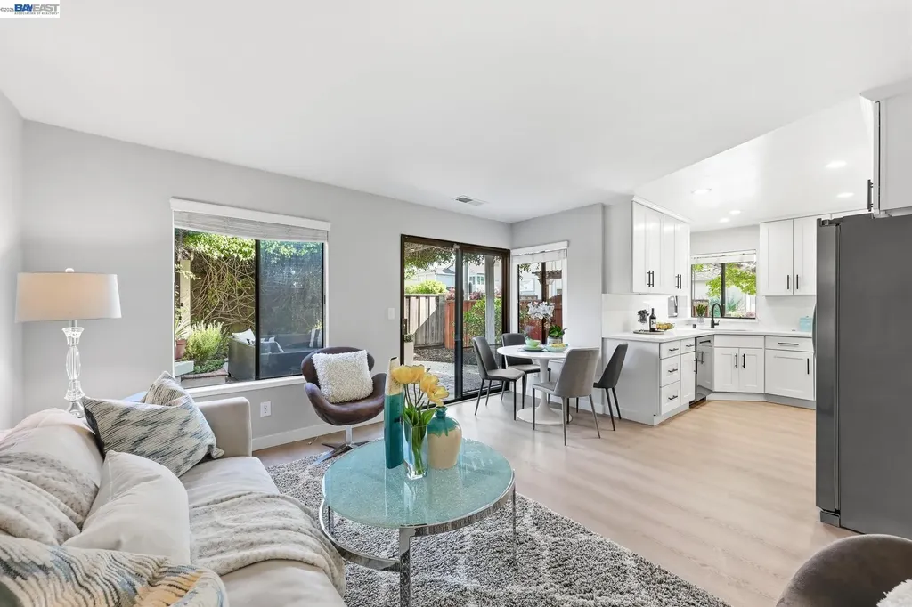 678 Saddleback Terrace Fremont CA 94536