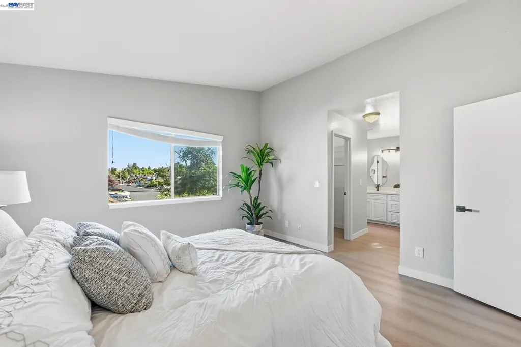 678 Saddleback Terrace Fremont CA 94536