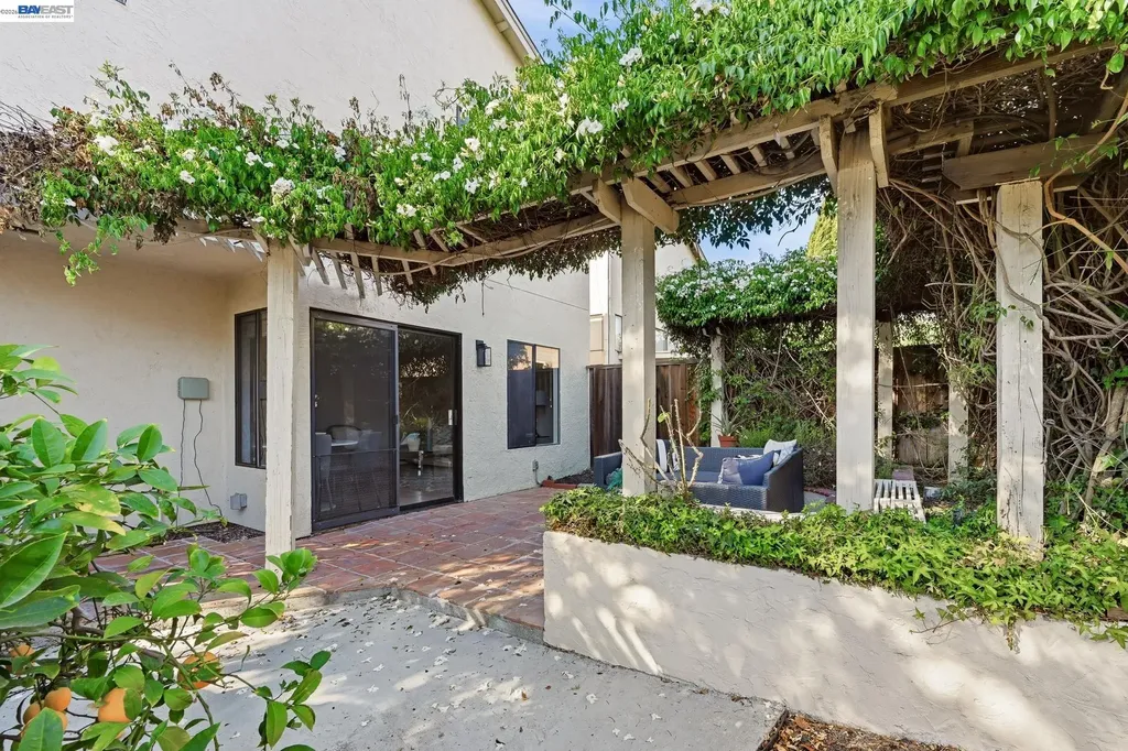 678 Saddleback Terrace Fremont CA 94536