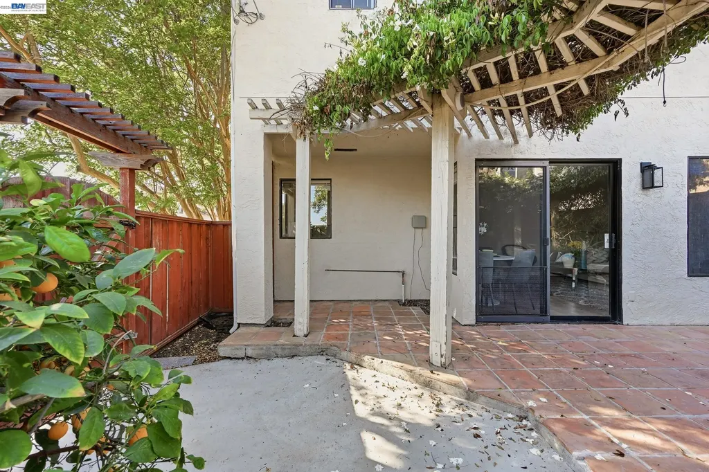 678 Saddleback Terrace Fremont CA 94536