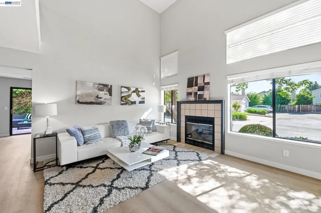 678 Saddleback Terrace Fremont CA 94536