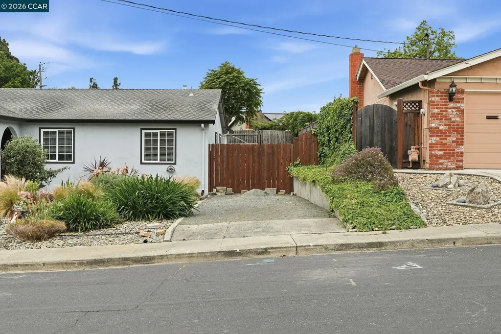 2024 Olympic Drive Martinez CA 94553