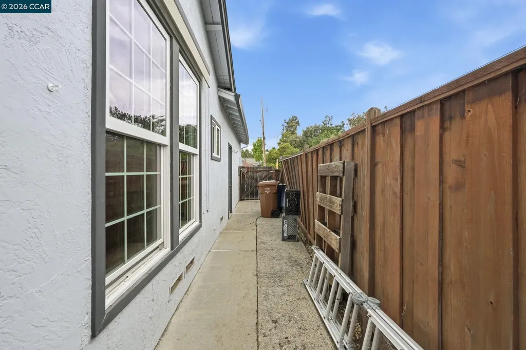 2024 Olympic Drive Martinez CA 94553