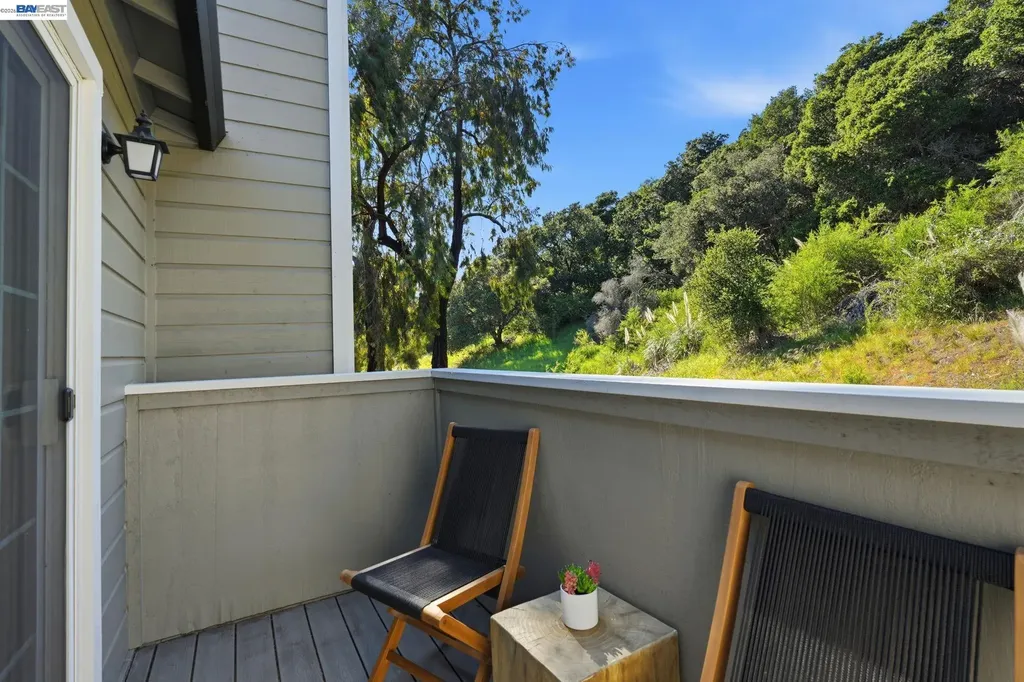 515 Canyon Oaks Drive Oakland CA 94605