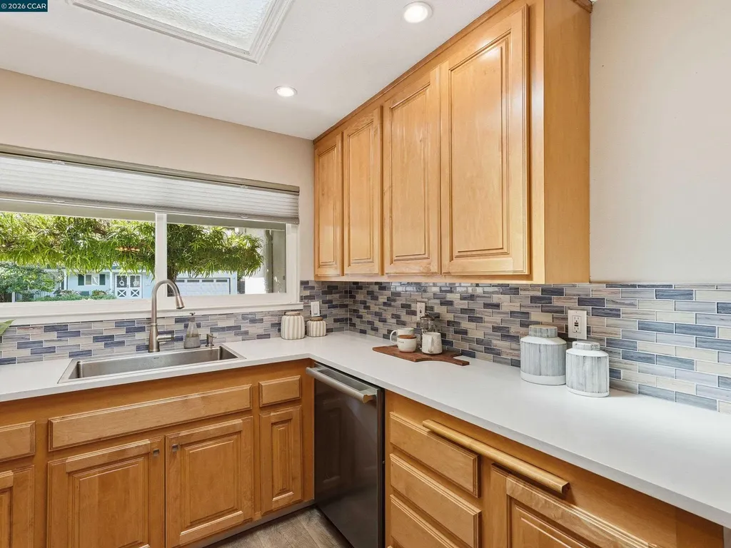 352 Donegal Way Martinez CA 94553