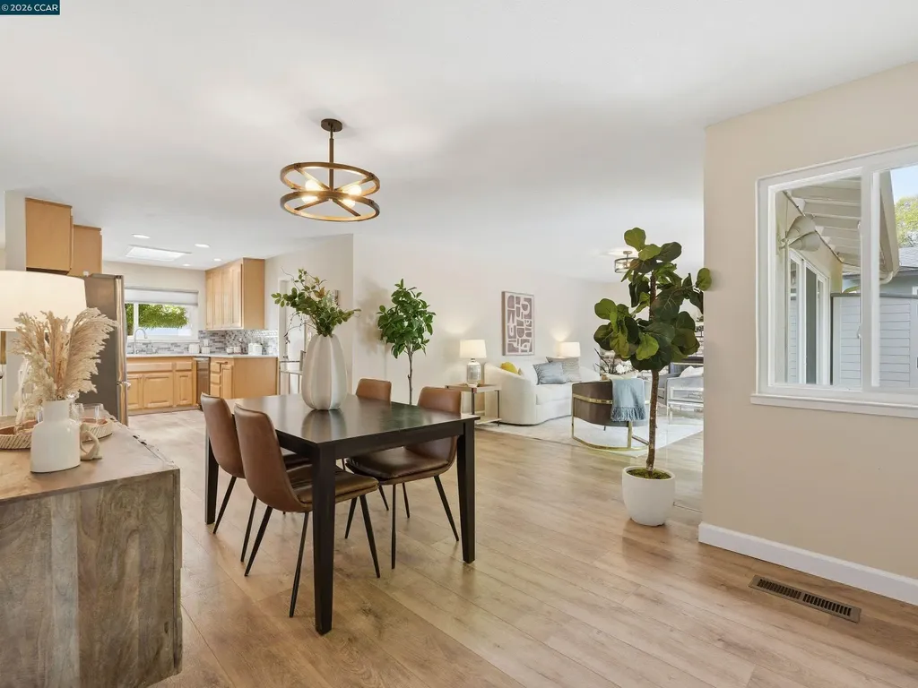 352 Donegal Way Martinez CA 94553