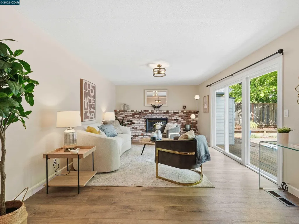 352 Donegal Way Martinez CA 94553