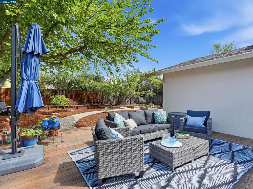 352 Donegal Way Martinez CA 94553