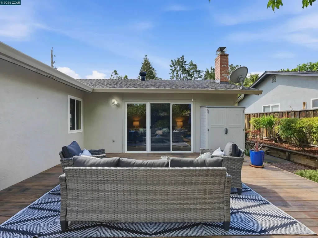 352 Donegal Way Martinez CA 94553