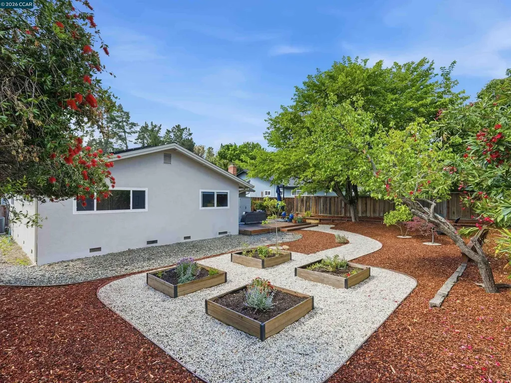 352 Donegal Way Martinez CA 94553