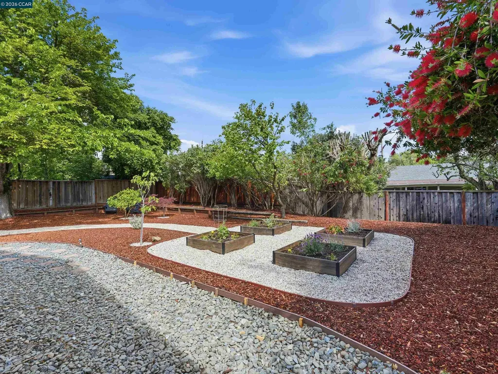 352 Donegal Way Martinez CA 94553