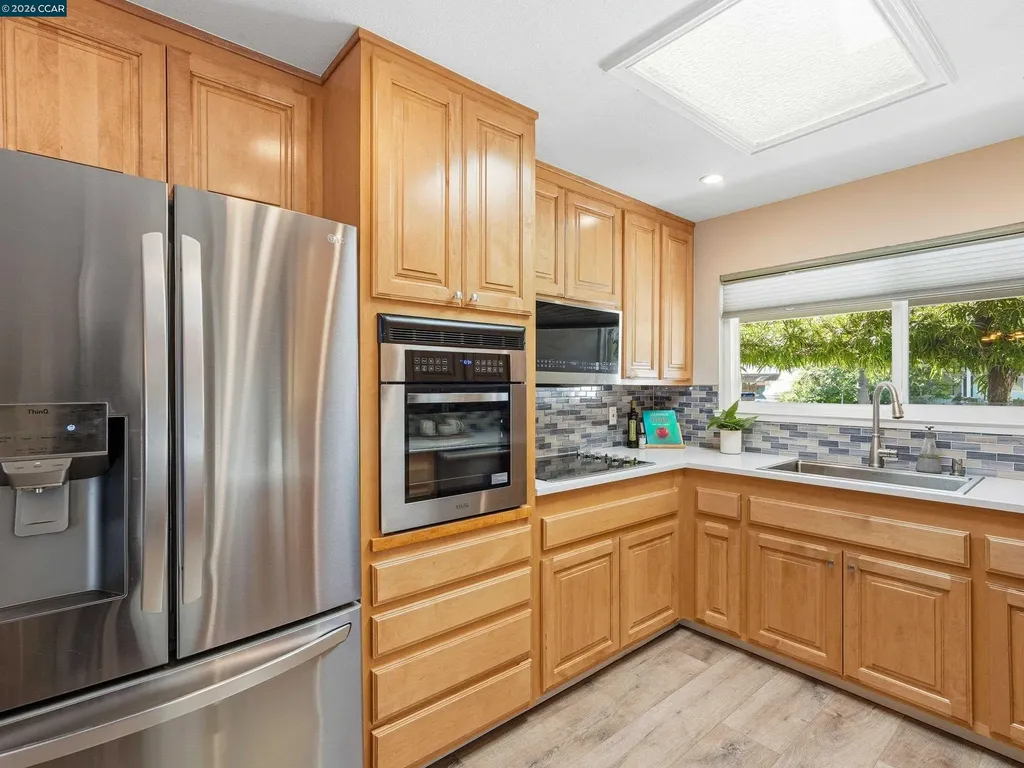 352 Donegal Way Martinez CA 94553