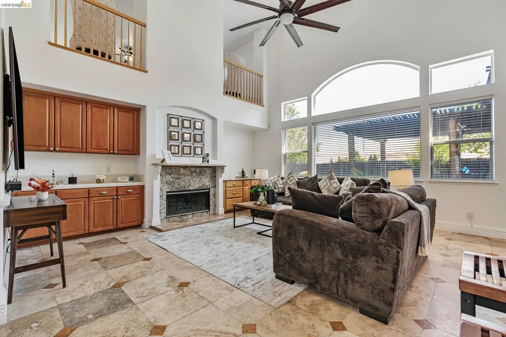 5065 Carbondale Antioch CA 94531