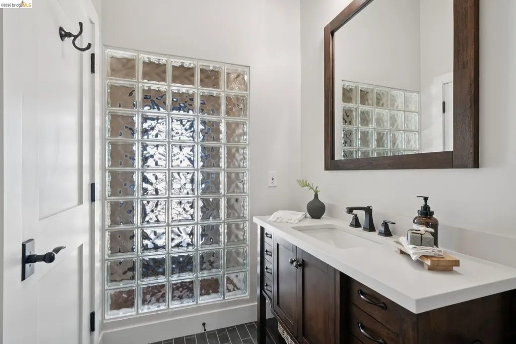 101 Taurus Avenue Oakland CA 94611