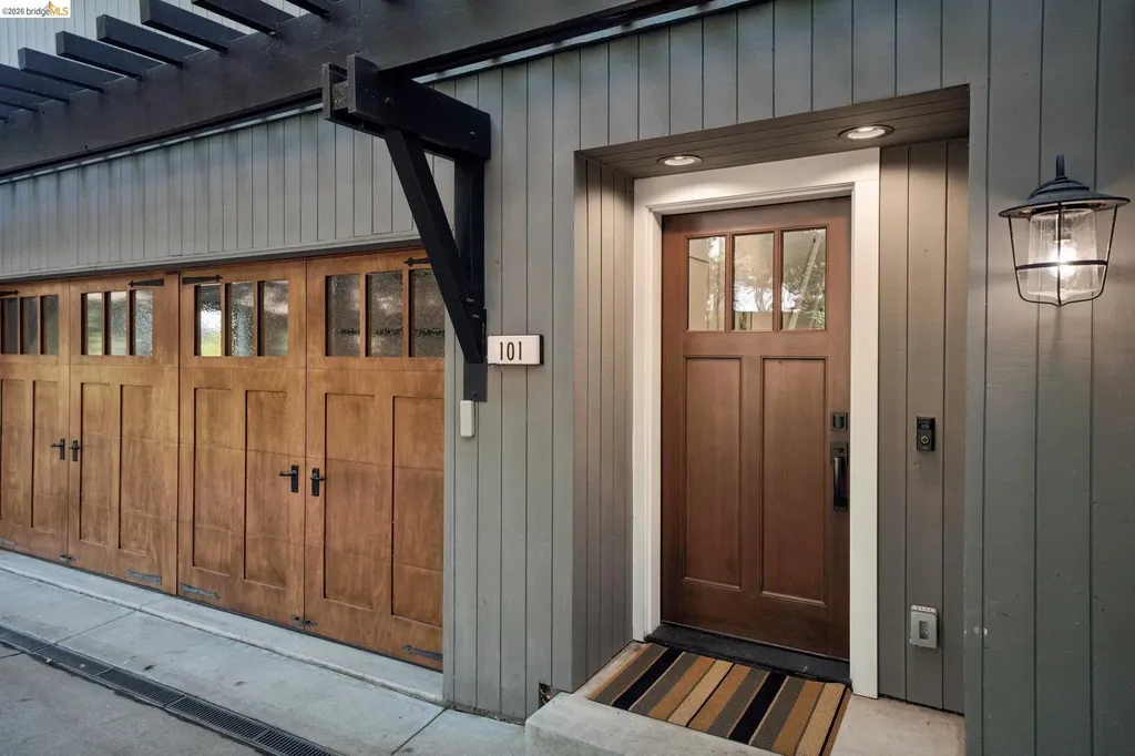 101 Taurus Avenue Oakland CA 94611