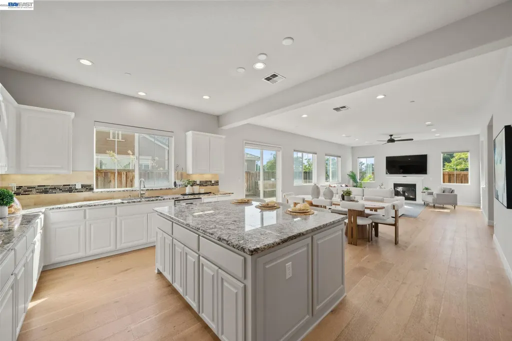 33454 Bronco Loop Fremont CA 94555