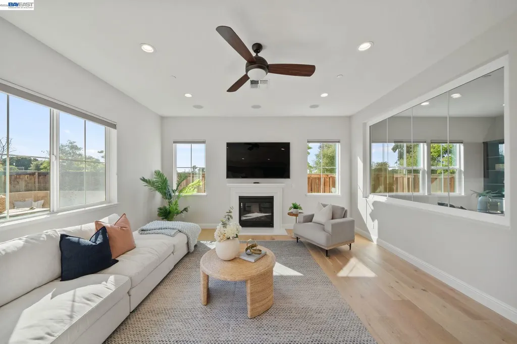 33454 Bronco Loop Fremont CA 94555