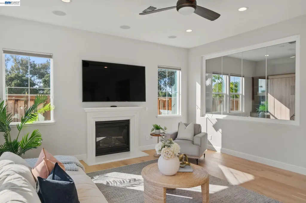 33454 Bronco Loop Fremont CA 94555