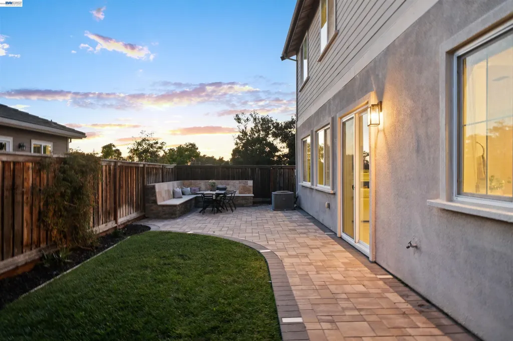 33454 Bronco Loop Fremont CA 94555
