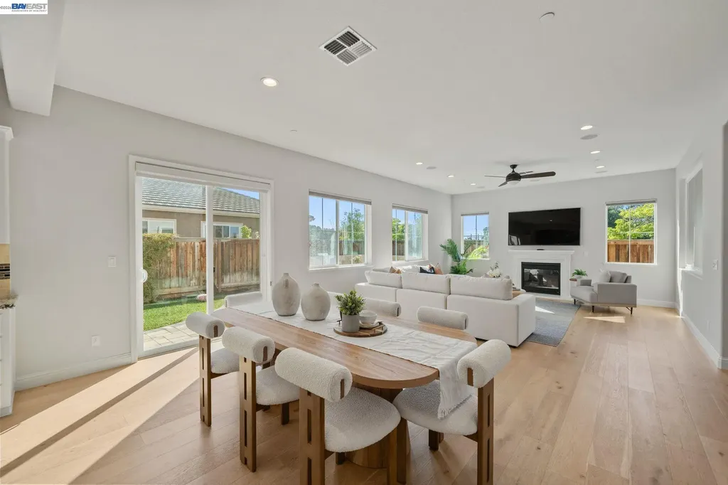 33454 Bronco Loop Fremont CA 94555