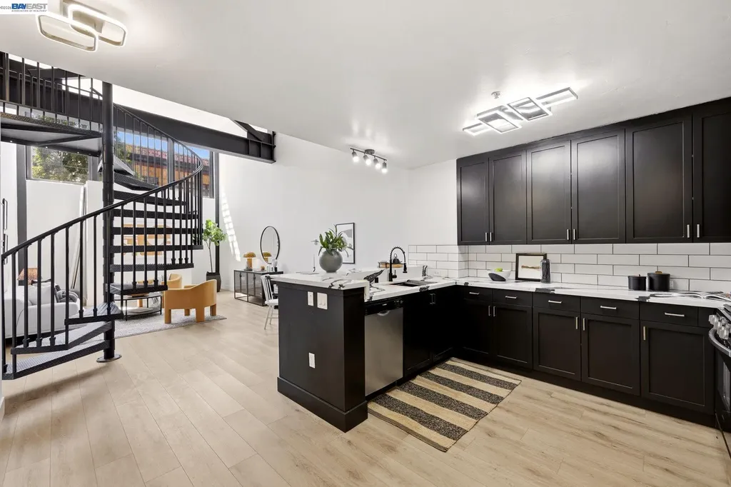 330 13th Street Oakland CA 94612