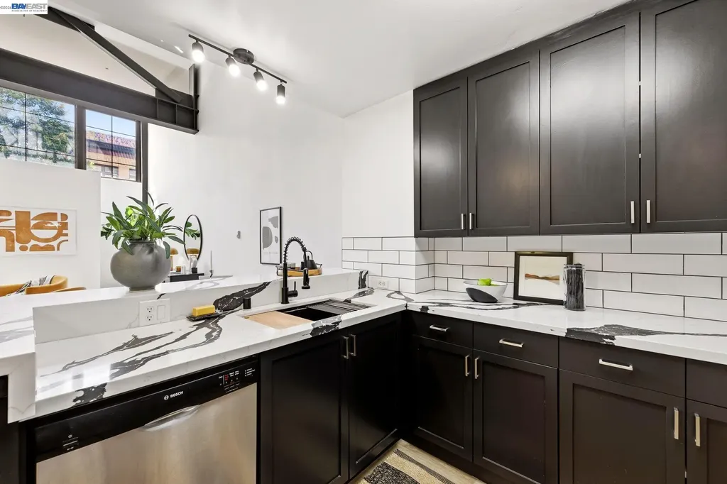 330 13th Street Oakland CA 94612