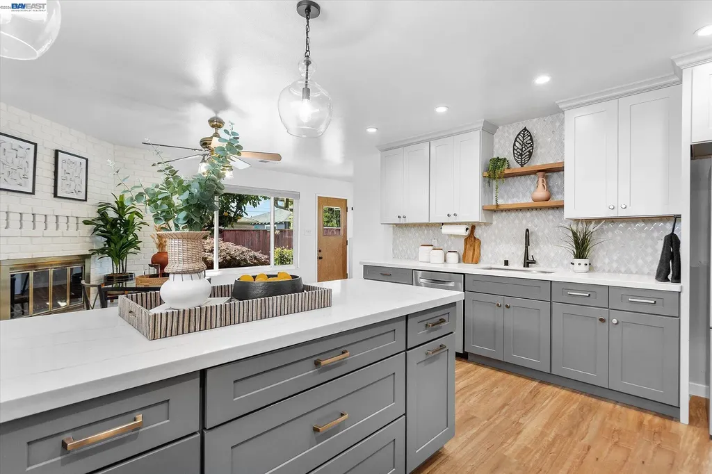 831 Casanova Drive San Leandro CA 94578