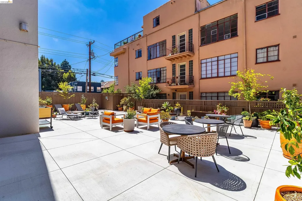 2550 Dana Street Berkeley CA 94704