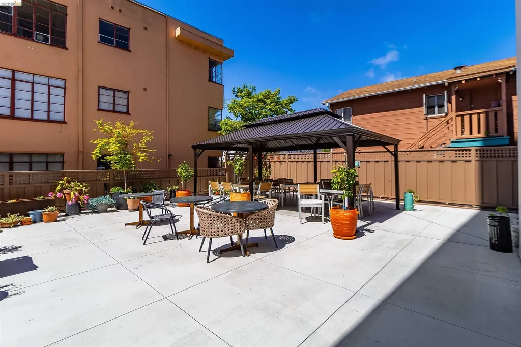 2550 Dana Street Berkeley CA 94704
