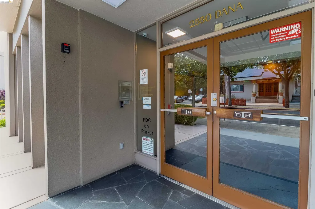 2550 Dana Street Berkeley CA 94704