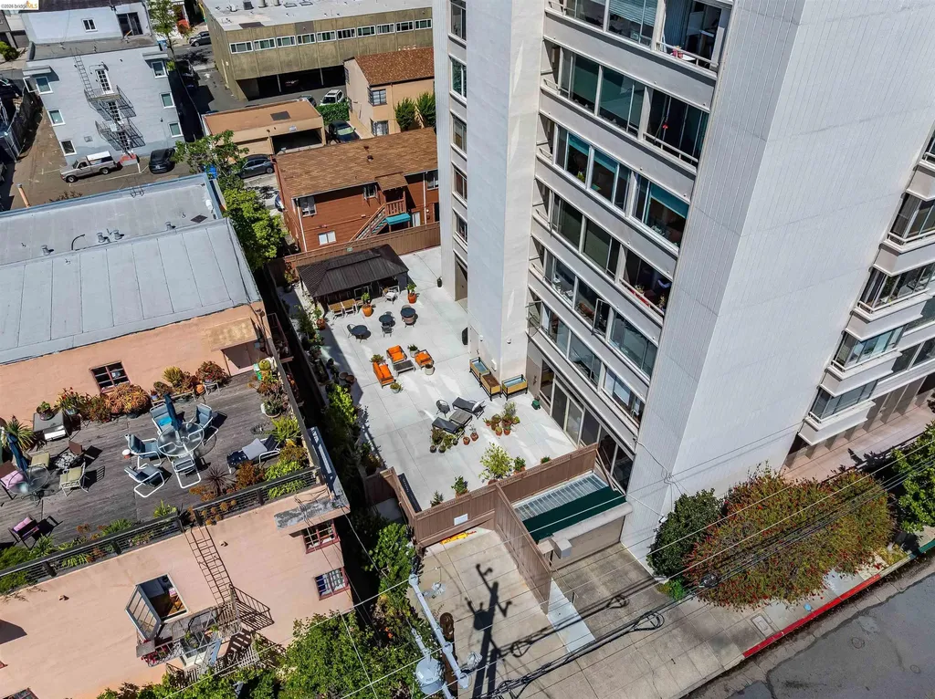 2550 Dana Street Berkeley CA 94704