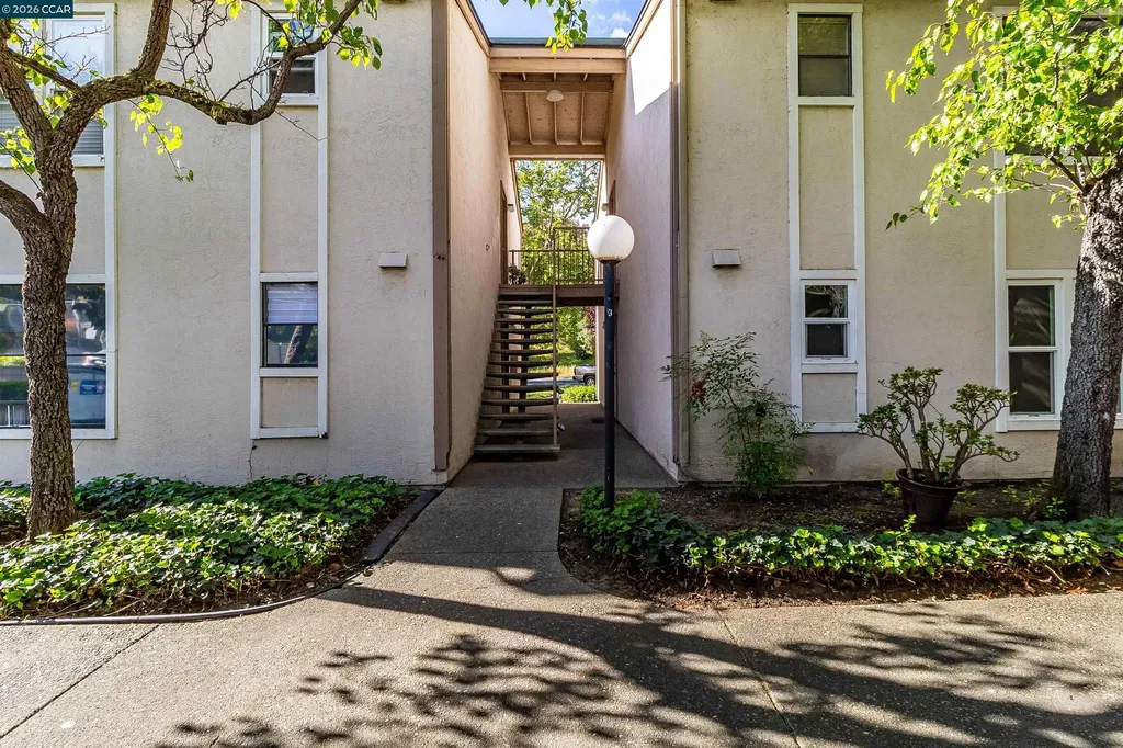 375 Camelback Road Pleasant Hill CA 94523