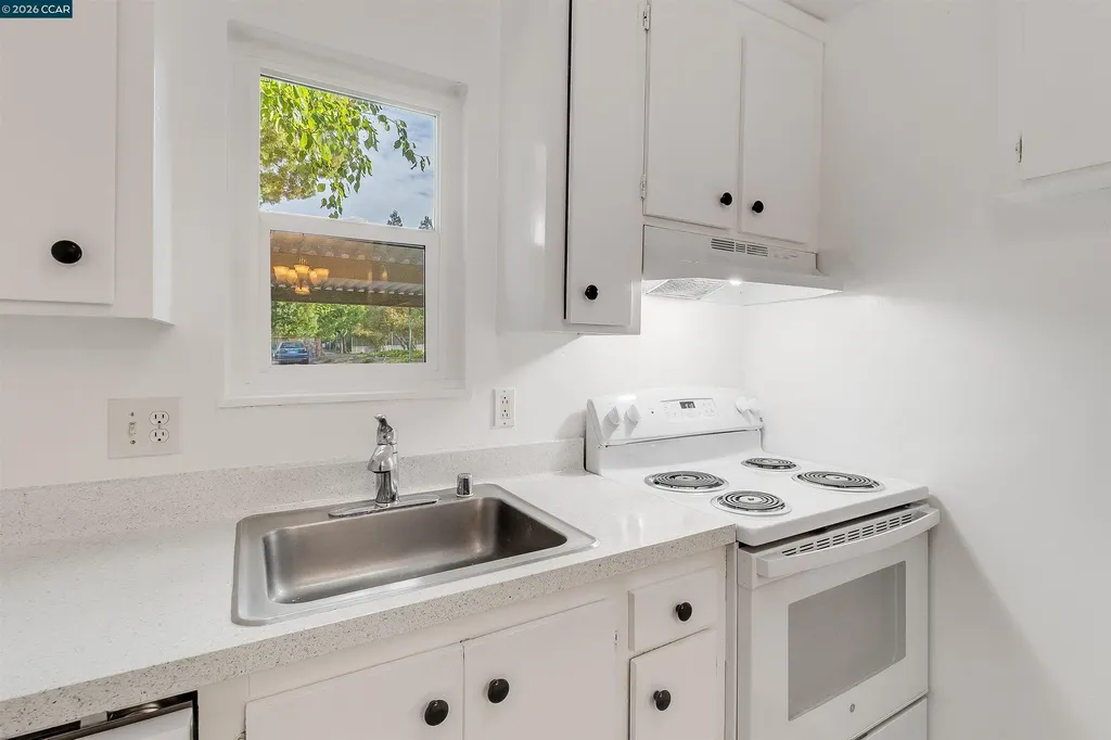 375 Camelback Road Pleasant Hill CA 94523