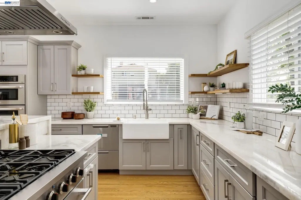 2417 Palmetto Street Oakland CA 94602
