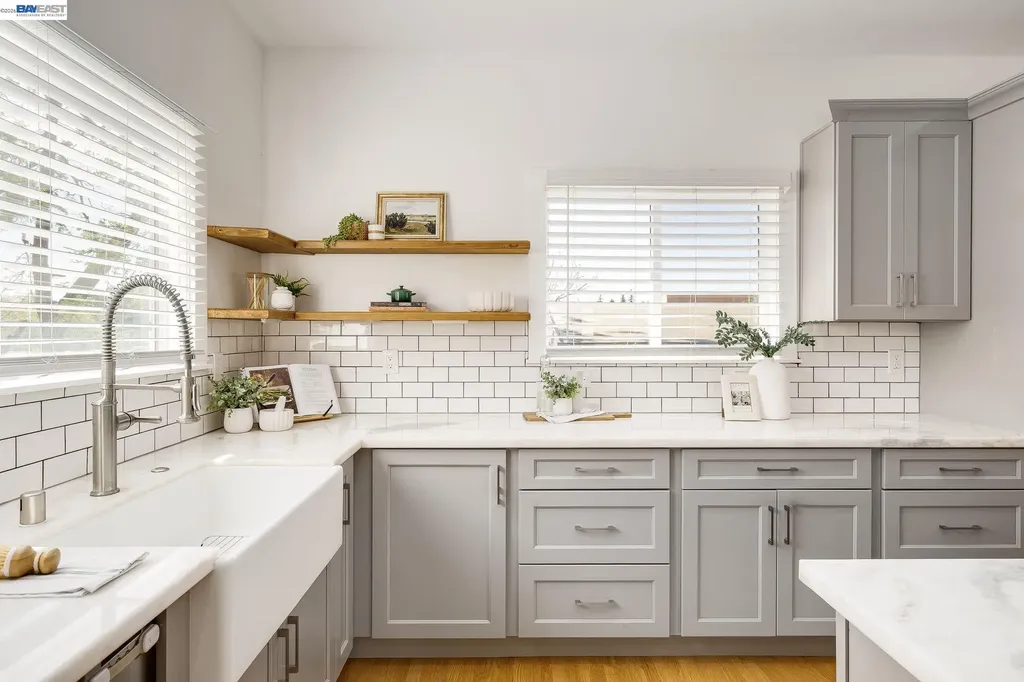 2417 Palmetto Street Oakland CA 94602
