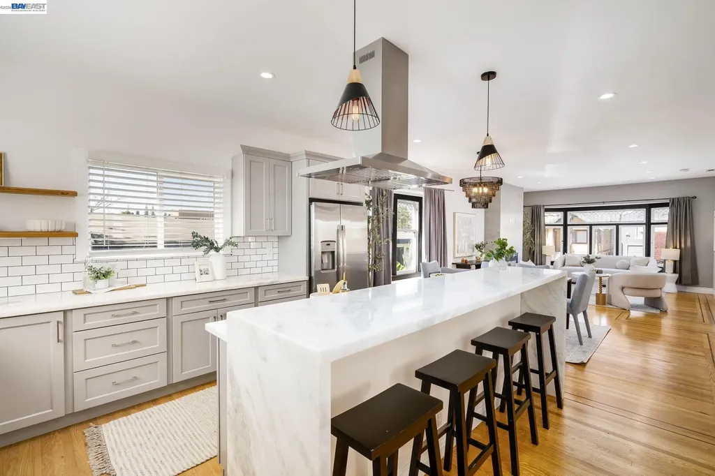 2417 Palmetto Street Oakland CA 94602