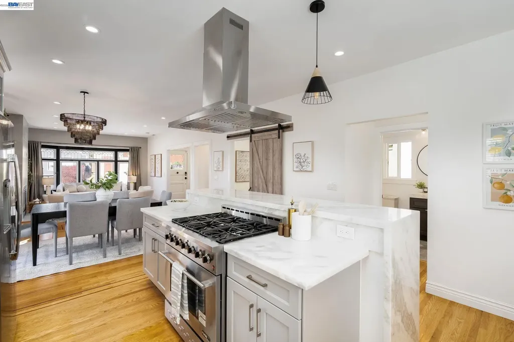 2417 Palmetto Street Oakland CA 94602