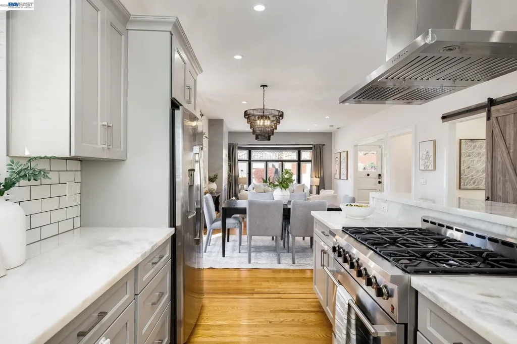 2417 Palmetto Street Oakland CA 94602
