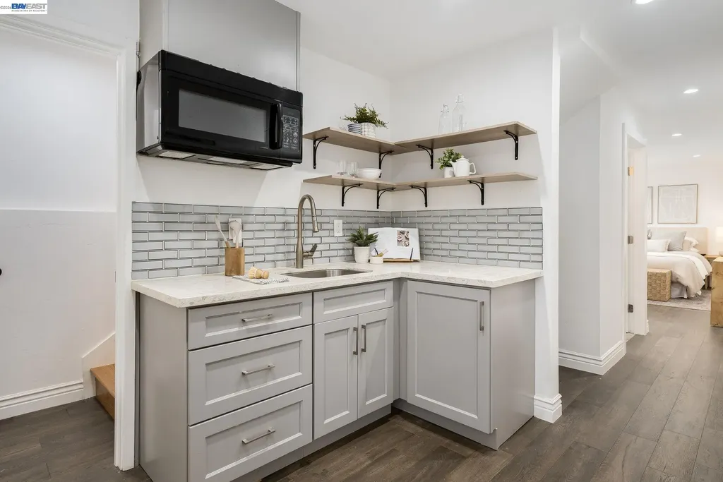 2417 Palmetto Street Oakland CA 94602